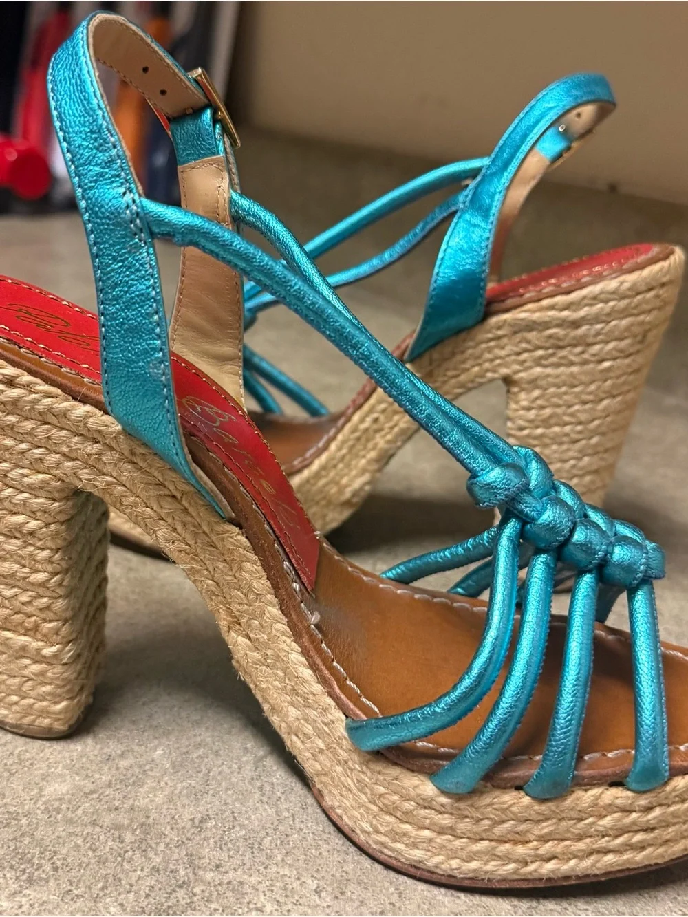 Paloma Barcelo eye catching
